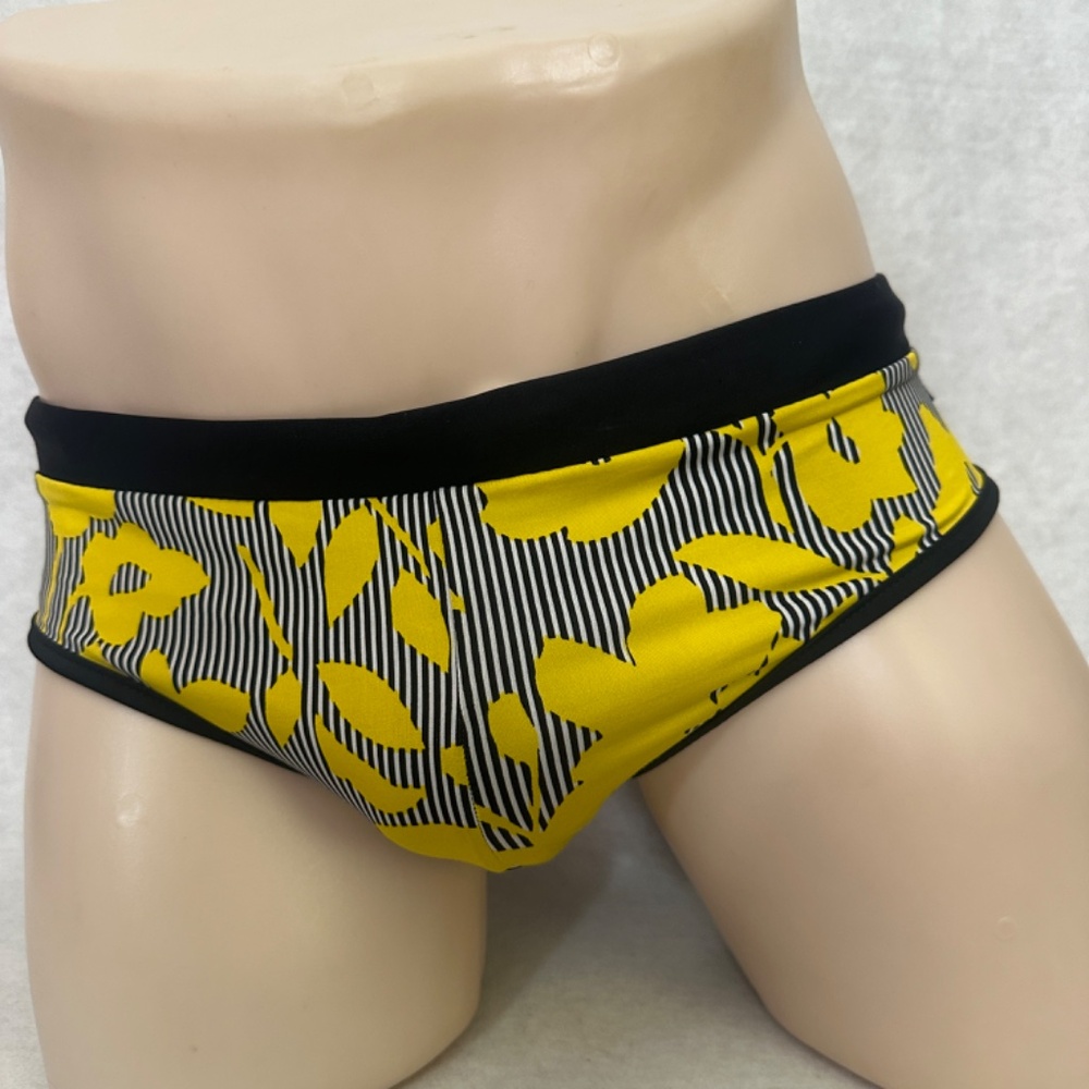 Timoteo Reversible Swim Briefs 30-36" waist Nylon / spandex Gently worn - Picture 4 of 7